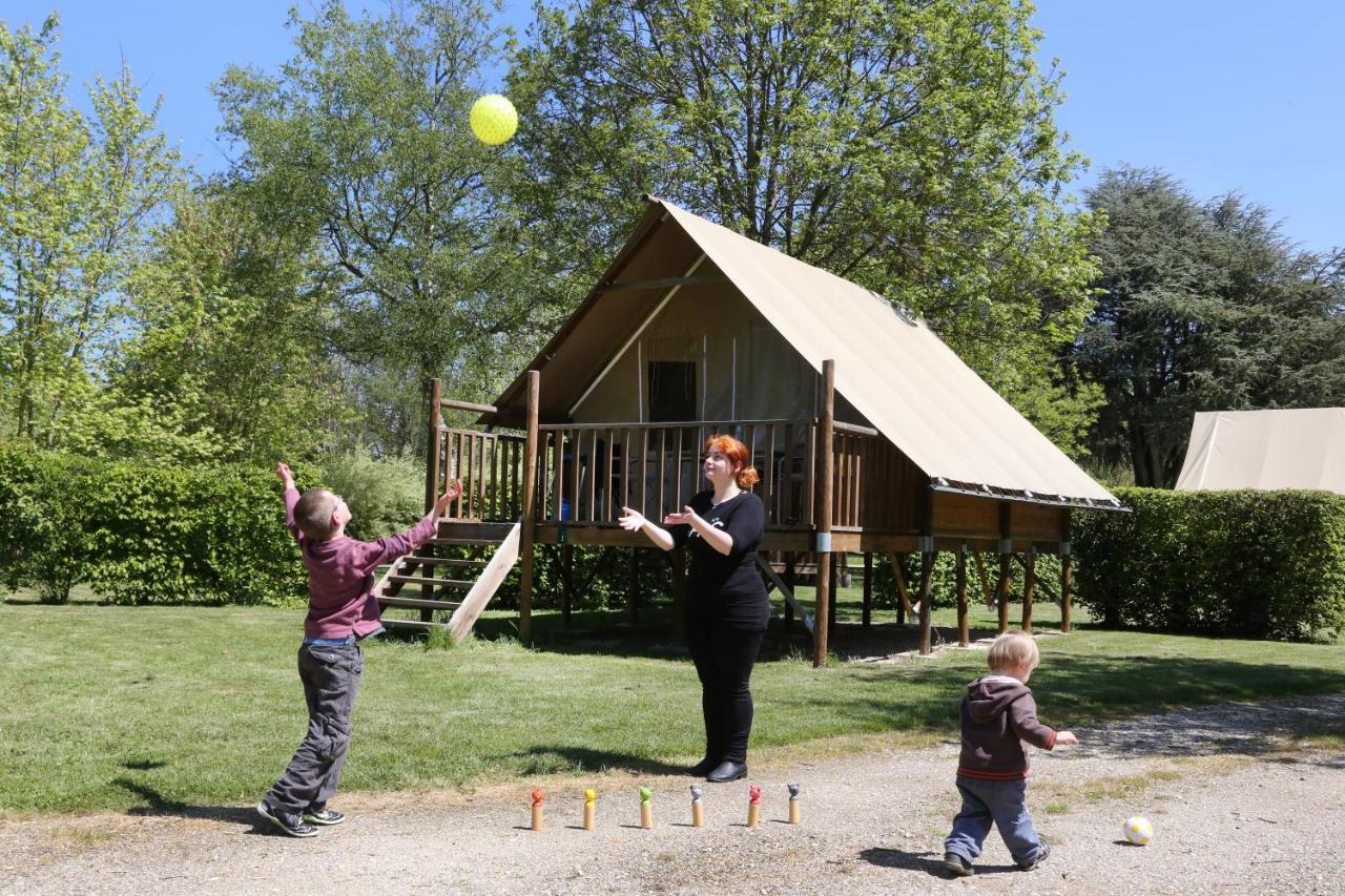 Camping Le Nid Du Parc Villars-les-Dombes Exterior foto