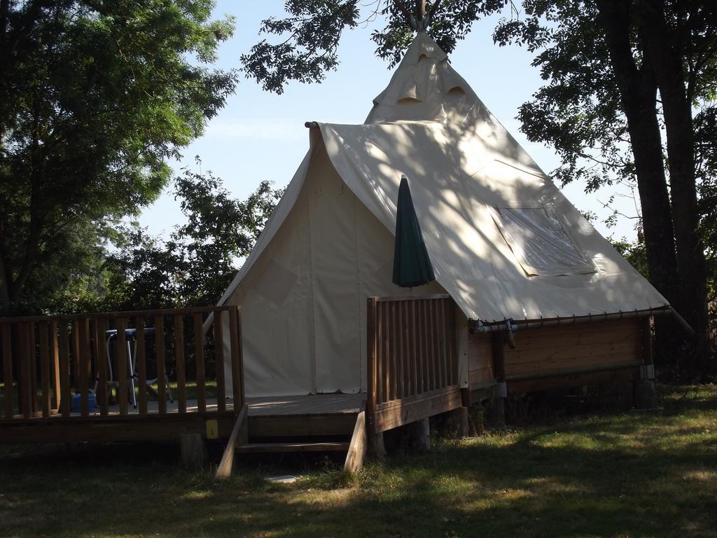 Camping Le Nid Du Parc Villars-les-Dombes Exterior foto